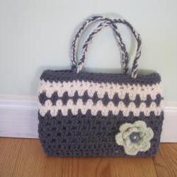 Crocheted purse/handbag -small - gray/white (P14)